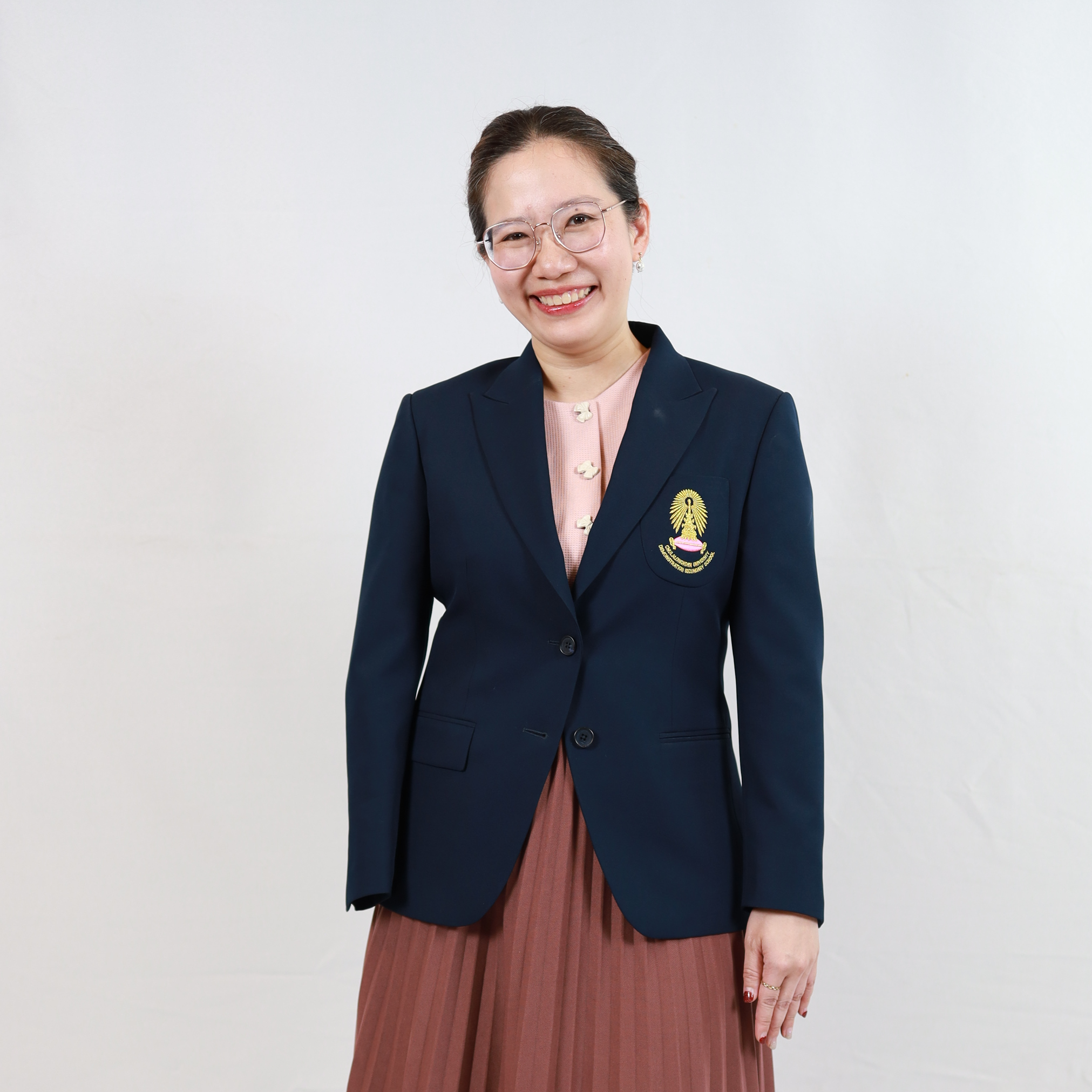 <span>อ.ดร.กวิตา ฟองสถาพร - ผู้ช่วยผู้อำนวยการฝ่ายวิรัชกิจและกิจการพิเศษ</span><br /><span>kavita.f@chula.ac.th